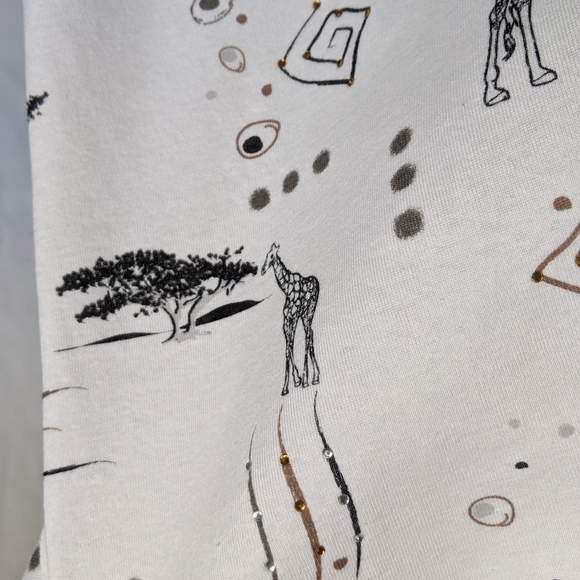 Giraffes and rhinestones on a petite medium t-shirt. Yes please - Picture 9 of 9